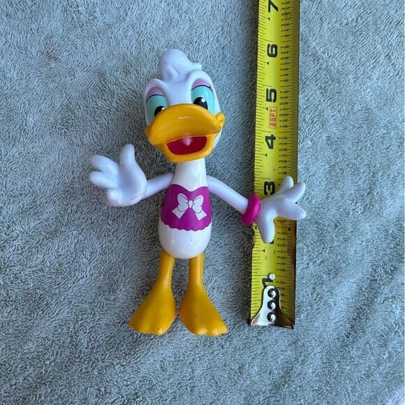 2011 Mattel Disney Daisy Duck Figure 5.5" - Picture 3 of 3